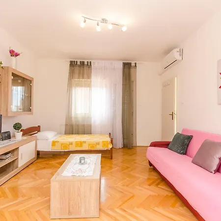 Sime * Brodarica (Sibenik-Knin)